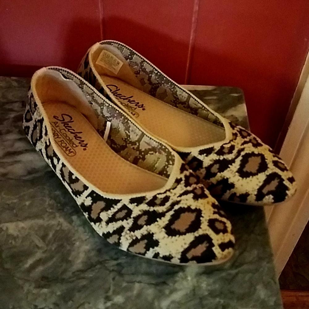 Sketchers Leopard Ballet Flats